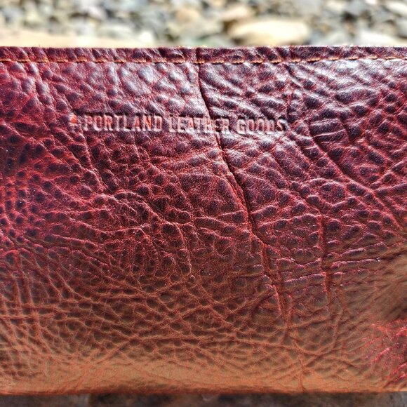 Portland Leather Utility Bag Cinnamon Bear Brown/Red Pebbled Leather Gold Zipper - Picture 3 of 10